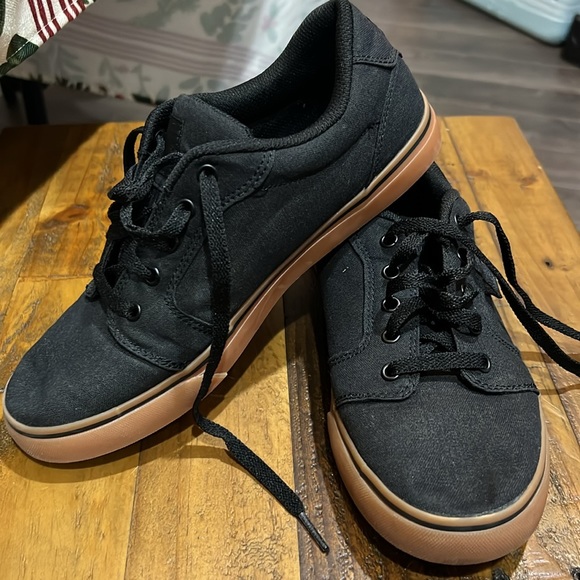 DC boys sneakers 👟 - Picture 4 of 5